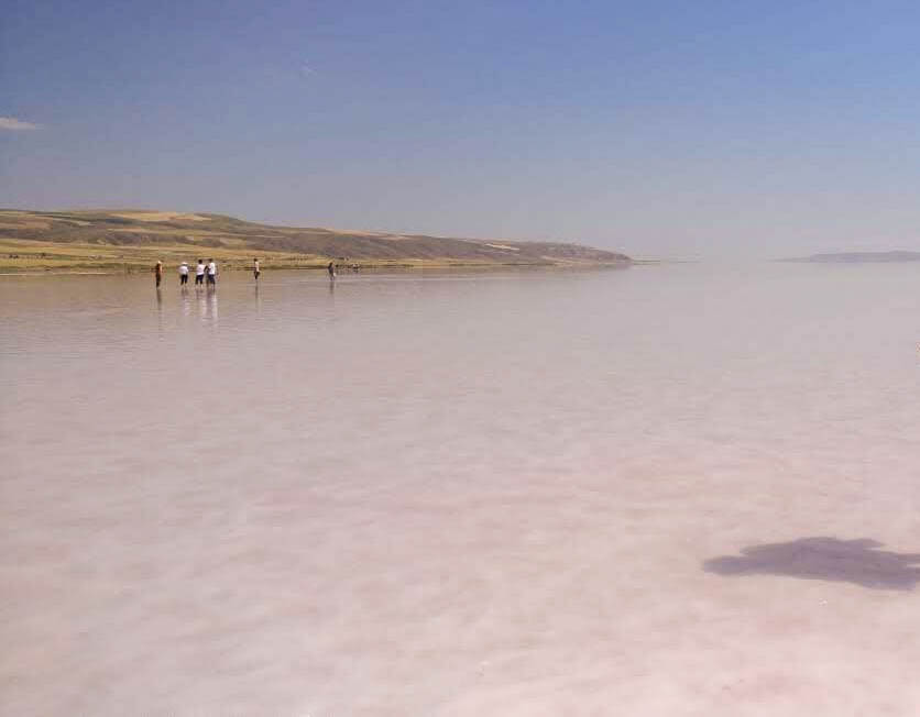 Pink coloured water of Lake Tuz
